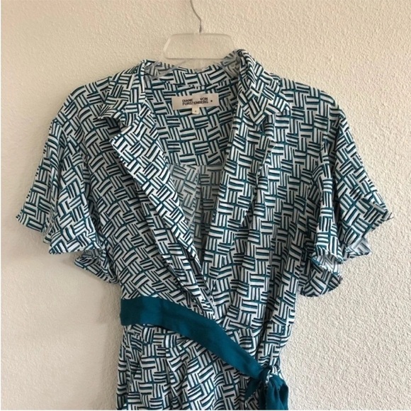 Diane Von Furstenberg Athena Crepe Belted Jumpsuit in Geo - Picture 6 of 7